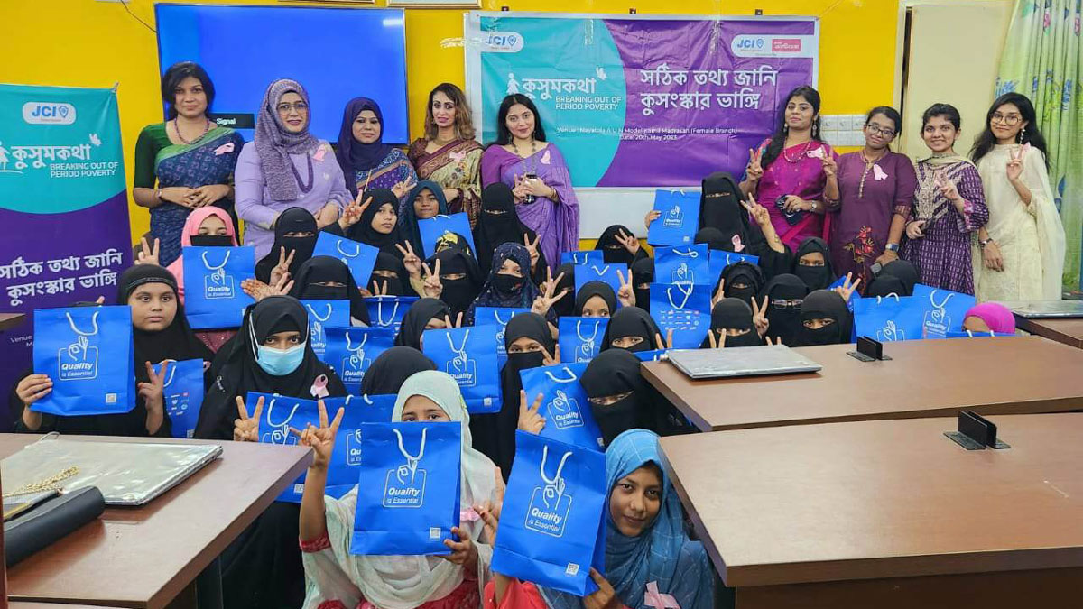 পিরিয়ড সচেতনতায় কাজ করছেন ক্রিকেটার সানোয়ারের মেয়ে