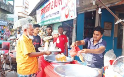 প্রাণ জুড়াচ্ছে সাঁথিয়ার মাঠা ও ঘোল