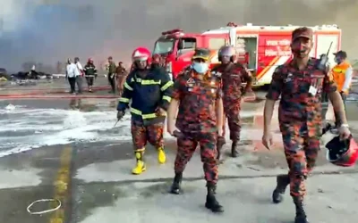 কার্গো ভিলেজে ভয়াবহ অগ্নিকাণ্ডে লাগা আগুন পর্যবেক্ষণে বিমানবন্দরে ফায়ার সার্ভিসের ডিজি