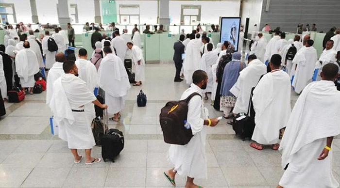 ওমরাহ যাত্রীদের নতুন নিয়ম : রিটার্ন টিকিট ক্রয় বাধ্যতামূলক