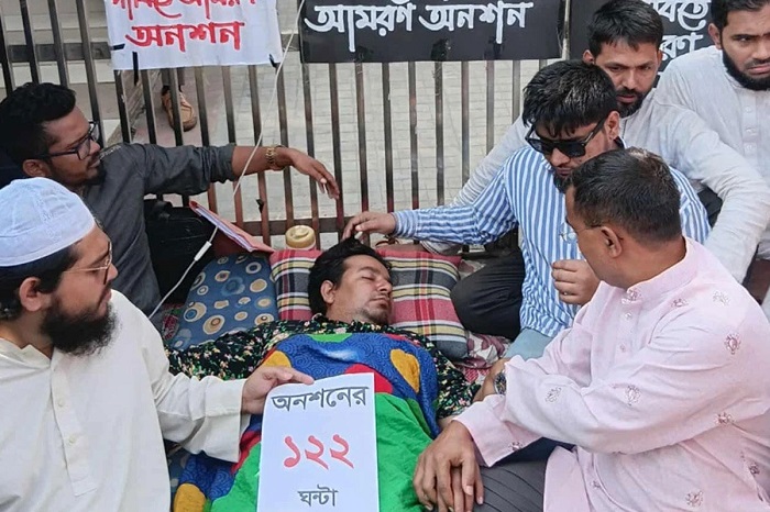 তারেকের উদ্দেশে : ‘৫২২ ঘণ্টা হলেও কিছু করার নেই’-ইসি সচিব