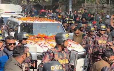 ইনকিলাব মঞ্চের আহ্বায়ক শহীদ হাদির কবর জিয়ারতের পর নির্বাচন কমিশনে তারেক রহমান
