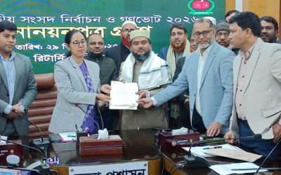 ভ্যানে চড়ে রিটার্নিং অফিসারের কার্যালয়ে ঠাকুরগাঁও-১ আসনে মনোনয়নপত্র জমা দিলেন জামায়াত নেতা দেলাওয়ার