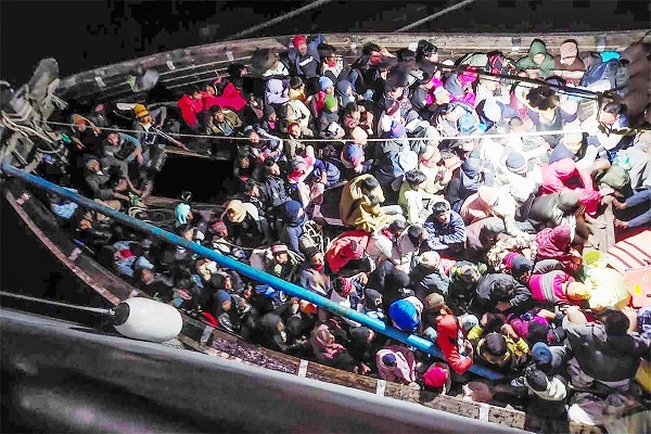 সমুদ্রপথে অবৈধভাবে মালয়েশিয়ায় গমনকালে আটক ২৭৩