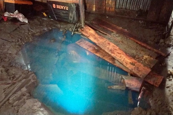 পাইপলাইনের ওপর ‘ঘর তুলে’ পেট্রোলিয়াম করপোরেশনের তেল চুরি