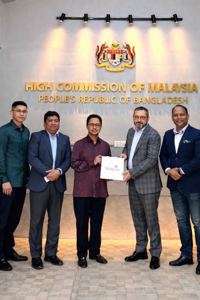 মালয়েশিয়ার হাই কমিশনারের সঙ্গে সাক্ষাৎ করেছেন রবি আজিয়াটা পিএলসির ম্যানেজিং ডিরেক্টর ও সিইও