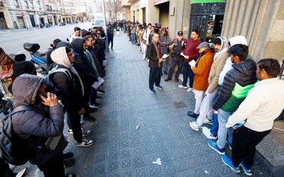 ৫ লক্ষাধিক নথিবিহীন অভিবাসীকে বৈধতা দিচ্ছে স্পেন, তালিকায় বাংলাদেশিরাও