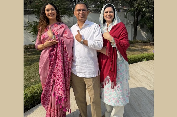 ত্রয়োদশ জাতীয় সংসদ নির্বাচনে ভোট দিলেন জুবাইদা রহমান ও জাইমা রহমান