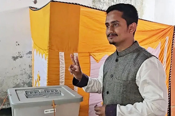 পঞ্চগড়-১ আসনে ভোট দিলেন সারজিস আলম, সুষ্ঠু ও নিরপেক্ষ নির্বাচন প্রত্যাশা